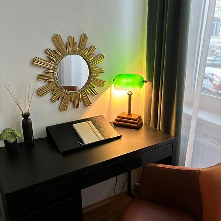 Apartment 5 Min Schoenbrunn Gloriette, Direct To City Center, Free Parking Bécs Kültér fotó