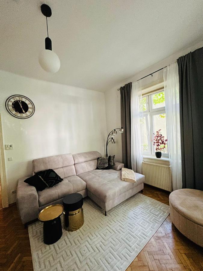 Apartment 5 Min Schoenbrunn Gloriette, Direct To City Center, Free Parking Bécs Kültér fotó