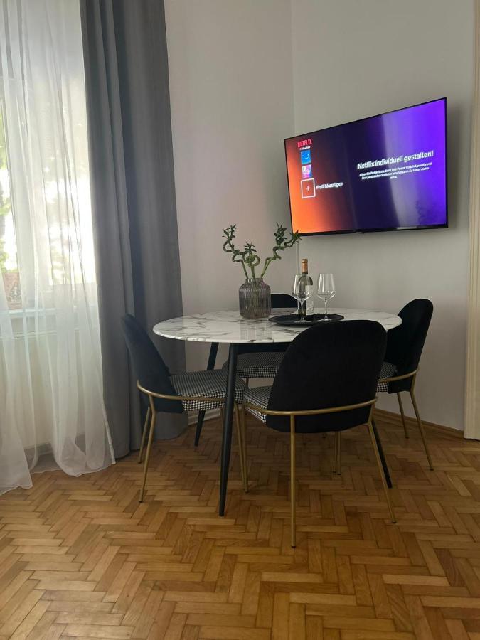 Apartment 5 Min Schoenbrunn Gloriette, Direct To City Center, Free Parking Bécs Kültér fotó