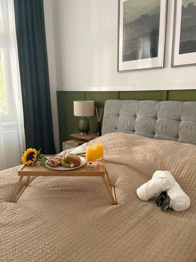 Apartment 5 Min Schoenbrunn Gloriette, Direct To City Center, Free Parking Bécs Kültér fotó