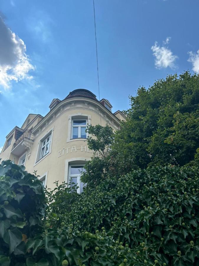 Apartment 5 Min Schoenbrunn Gloriette, Direct To City Center, Free Parking Bécs Kültér fotó