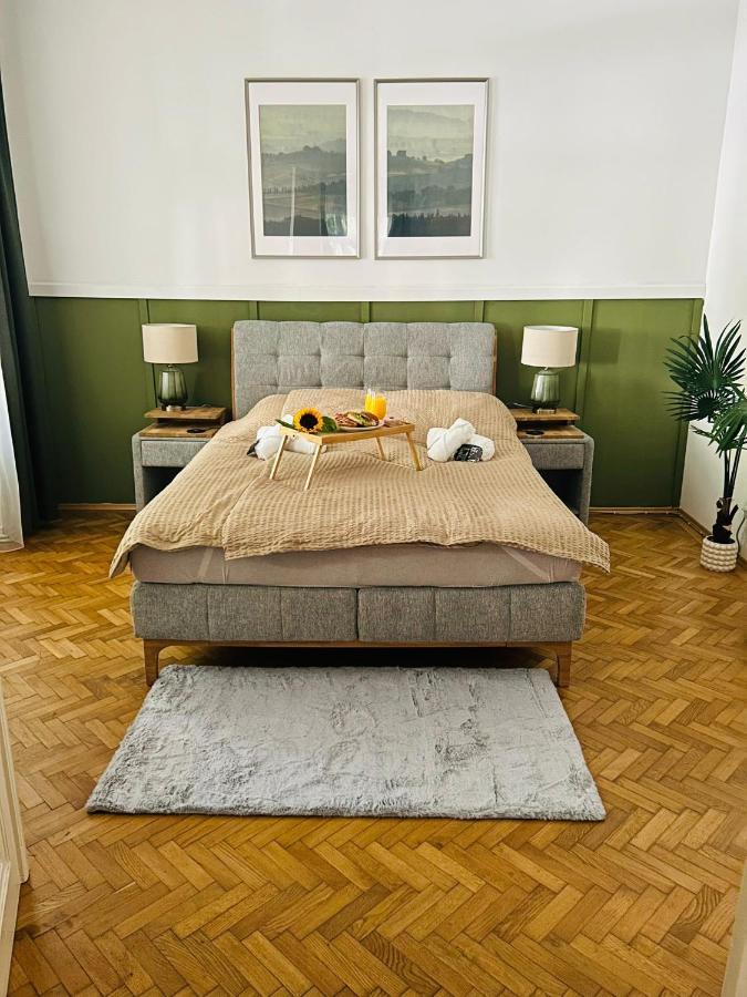Apartment 5 Min Schoenbrunn Gloriette, Direct To City Center, Free Parking Bécs Kültér fotó
