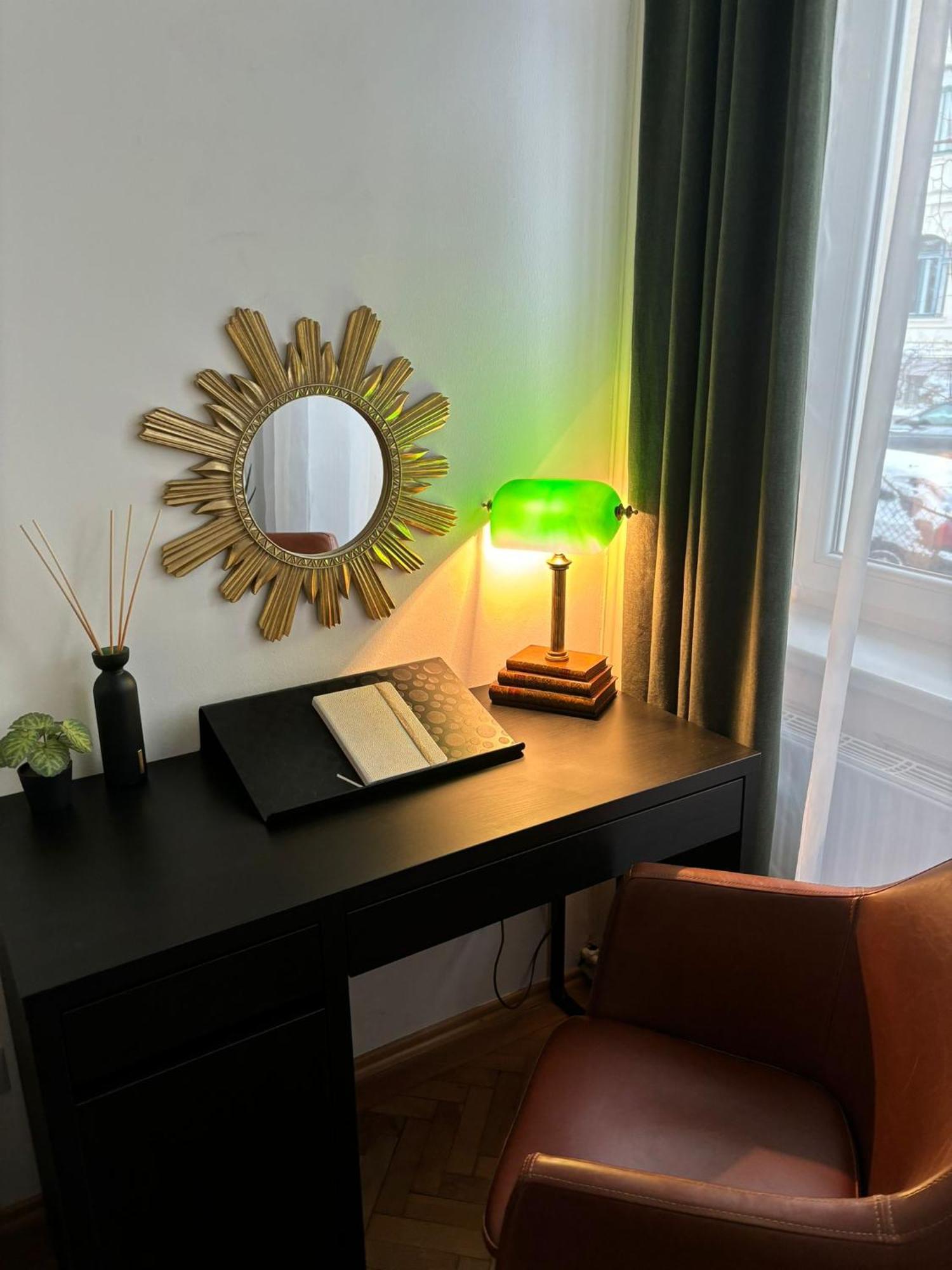 Apartment 5 Min Schoenbrunn Gloriette, Direct To City Center, Free Parking Bécs Kültér fotó