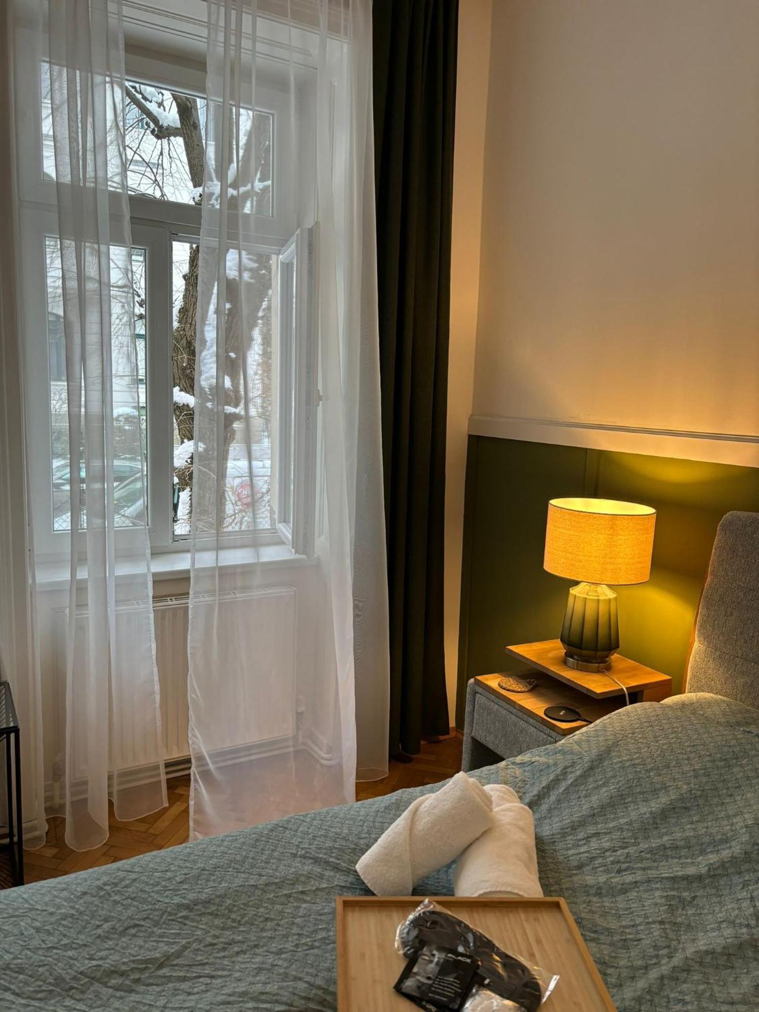 Apartment 5 Min Schoenbrunn Gloriette, Direct To City Center, Free Parking Bécs Kültér fotó